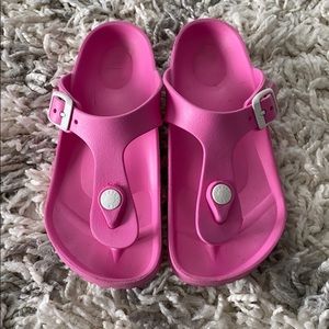 Birkenstock Gizeh size 30 (12-12.5)